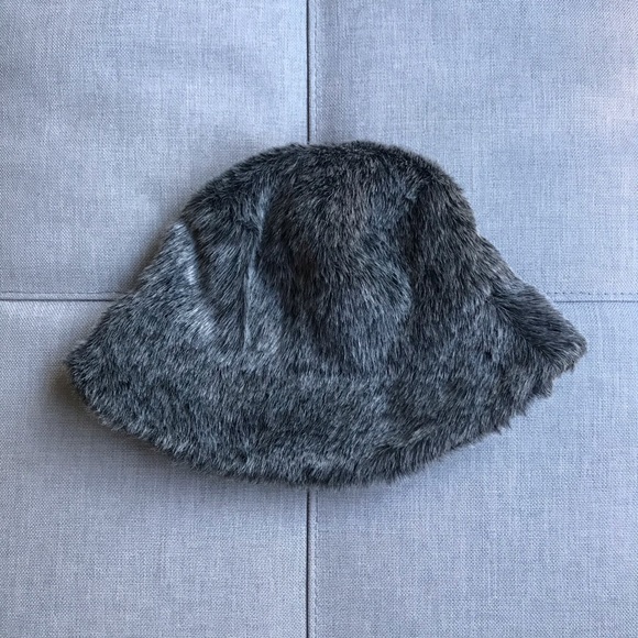 Grey Faux Fur Winter Foldable Fuzzy Bucket Hat - Picture 5 of 7